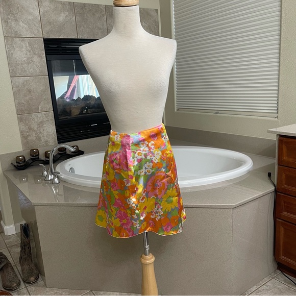 Asos Design Petite Orange Floral Satin Mini‎ Skirt set se 8 EUC - Picture 9 of 9